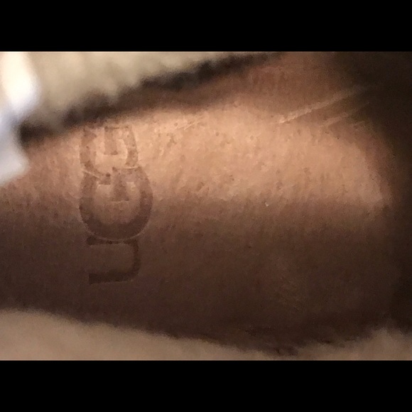 Ugg heeled boots - Picture 4 of 5